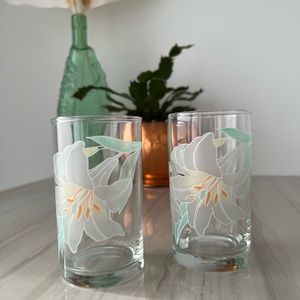 Set of 2 vintage juice glasses, flower patter, boho decor, vintage kitchen
